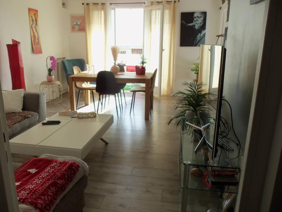 Appartement Vue Mer Acces Plage アンティーブ エクステリア 写真