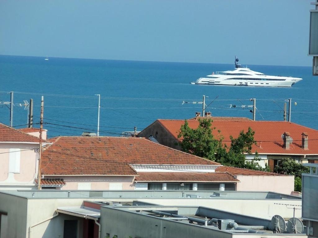 Appartement Vue Mer Acces Plage アンティーブ エクステリア 写真
